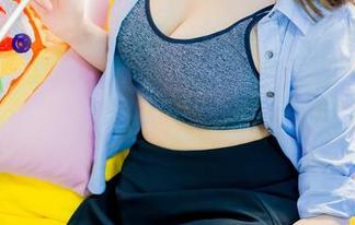 BoLoli菠萝社 – 柳侑绮Sevenbaby七宝最新写真，高清到让我不停放大画面。