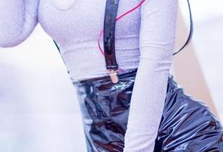 GIRLT果团网 – 办公室写真：王语纯的工作日常，真的是工作吗？原图暴露一切！