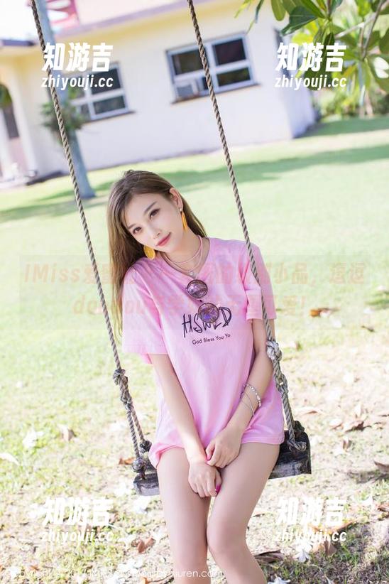 IMiss爱蜜社 - 一套图的级别小品，逗逗doudou与学妹的无厘可爱！