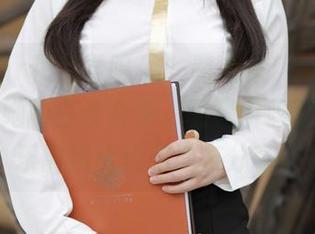 MFStar模范学院 – 一路走来，fairy如歌拿着她的白丝合集，图集中隐藏的电子乐韵律真想和朋友分享。