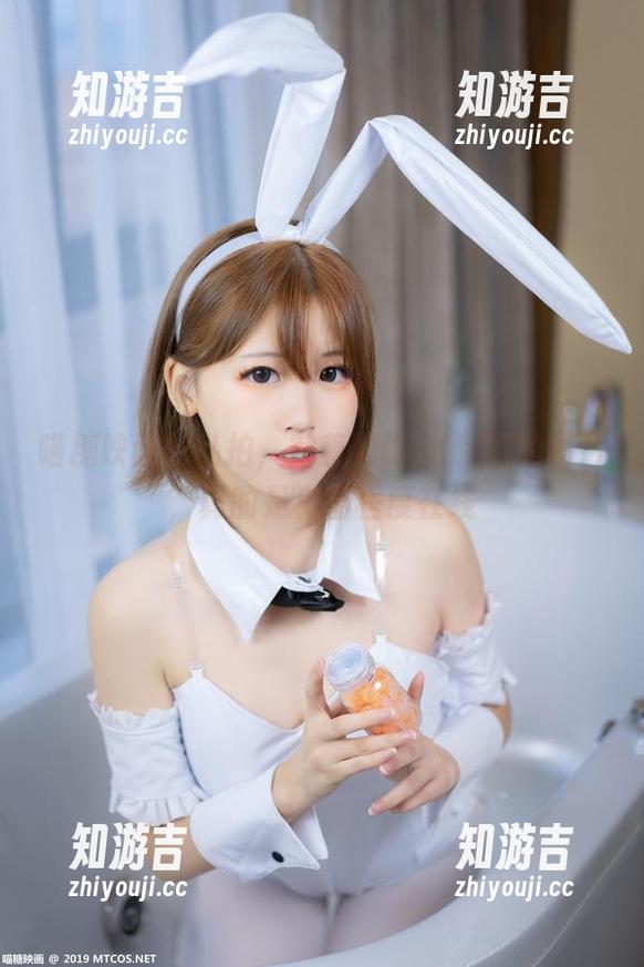 喵糖映画的私拍，穿着粉格JK制服的图片，真的是鬼畜程度在线