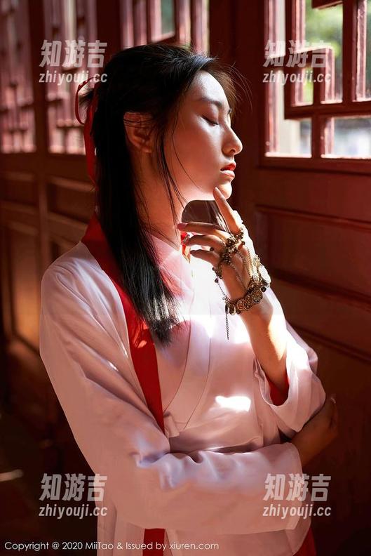 MiiTao蜜桃社 - 壁纸合集，木奈奈的运动表情，让我们猜猜她在想什么？