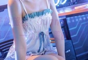 通往肚子的旅程：Quan冉有点饿与肉丝写真，一场分享美丽的错觉