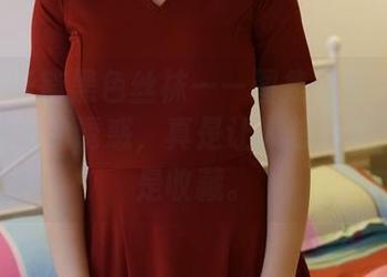 ROSI长筒黑色丝袜——图集里每一张都有种慵懒的诱惑，真是让人想分享，而不是收藏。
