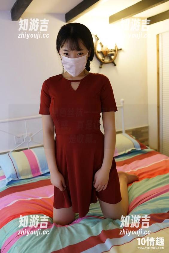 ROSI长筒黑色丝袜——图集里每一张都有种慵懒的诱惑，真是让人想分享，而不是收藏。