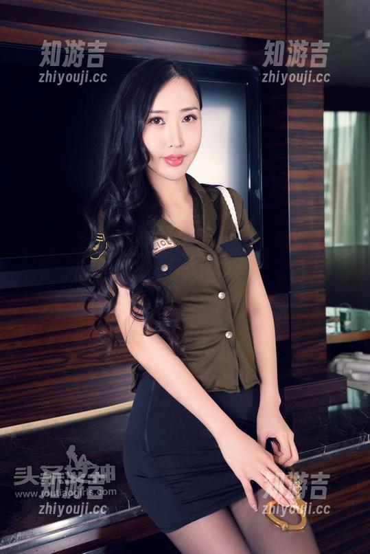 TouTiao头条女神 - 李菲儿的豹纹写真集—给我的猫也穿上这条裙子吧！