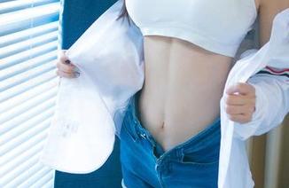 UGirls尤果网 – 油亮私房合集，萌琪琪的反光物语