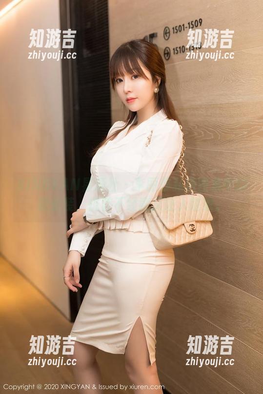 XINGYAN星颜社 - 李丽莎私房图集中的职业装，恍若不经意又让人眩晕。