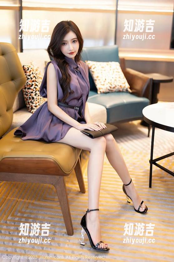 Xiuren秀人网 - KOKO可可的办公室人生：写真集更新啦，职场女神的另一面逐渐亮相！