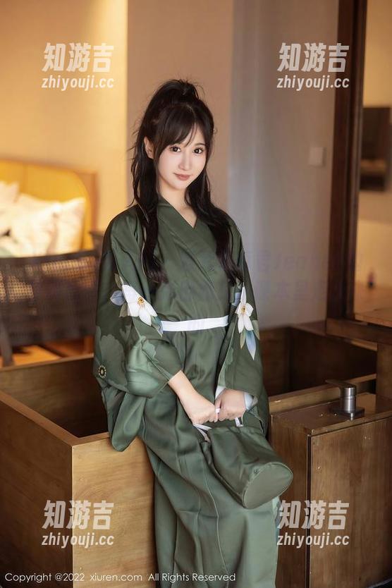 Xiuren秀人网 - 爱死了卓君Jeanes的校服原图，每一张都像是从课本里走出来的