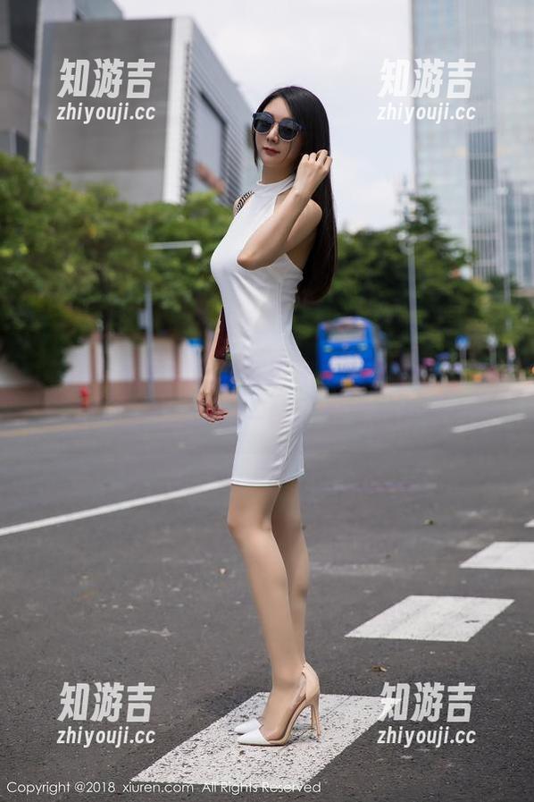 Xiuren秀人网 - 多香子的私房摄影，那海边的原图里的每一帧，似乎都在低语。