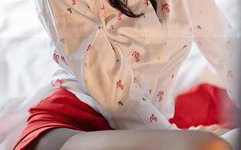 YouMi尤蜜荟 – 周思乔和服的私房奇遇记：一套衣服，几个不同的她！