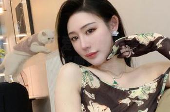 微密圈 – 打卡不爱笑的赛琳黑丝连体福利，忘了减肥这件事吧！