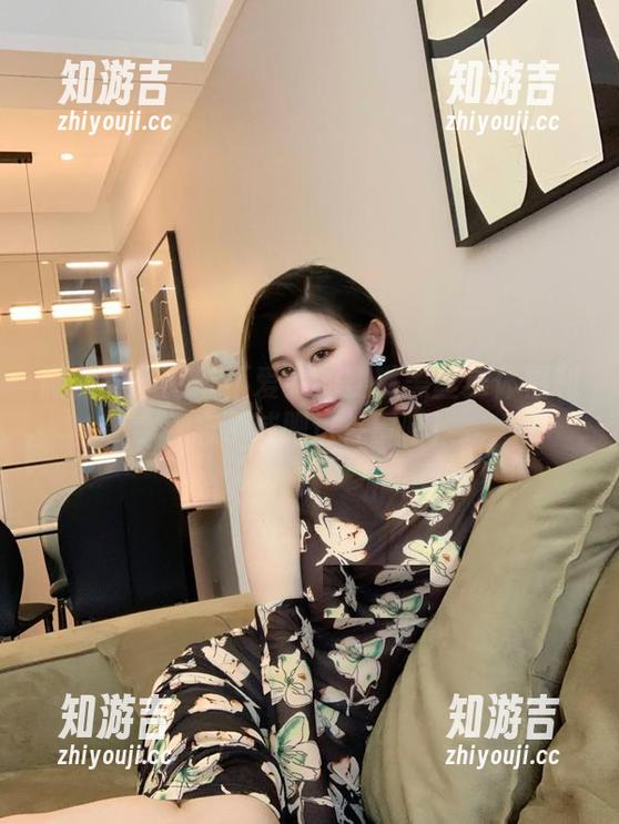 微密圈 - 打卡不爱笑的赛琳黑丝连体福利，忘了减肥这件事吧！