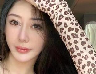 微密圈 – 想到了不爱笑的赛琳和她的高清作品——渔网带钻连体袜真有一股魔力