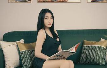丽柜 – 左左的自拍合集——头发乱翘的日常时光