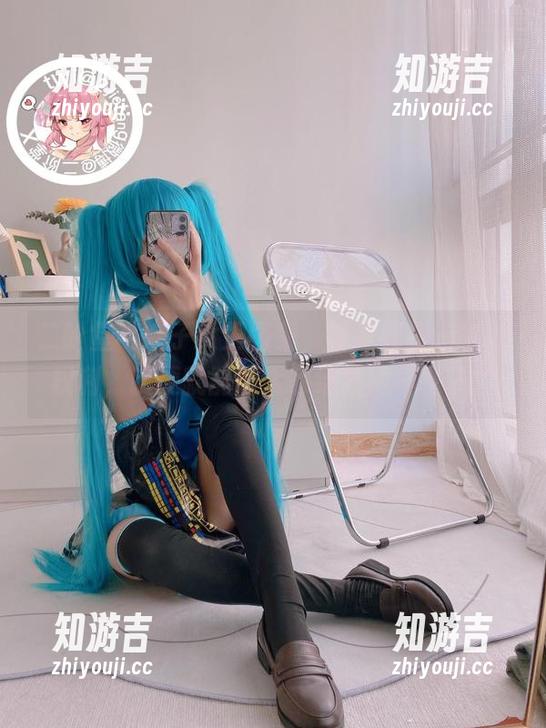 二阶堂宅绘子女王图集，要是我拥有她的权利，随便就能叫大家给我做早餐了！