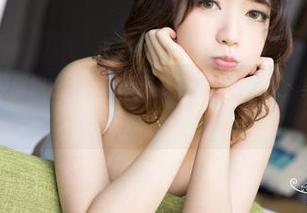 克拉女神 – 校服照在慕菲手下居然变得如此迷人，美图真是不容易啊。