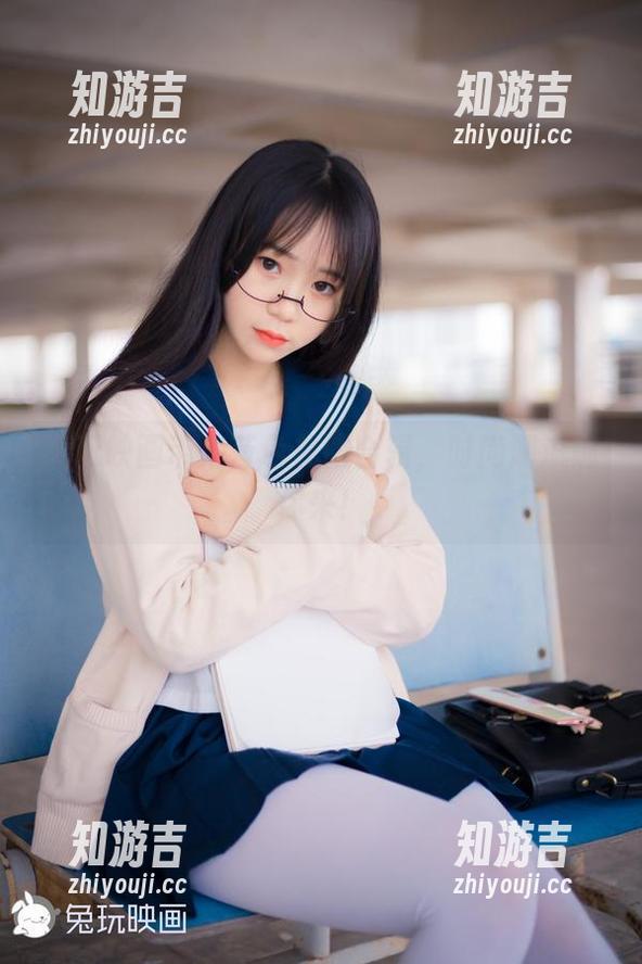 兔玩映画带来蓝色礼服合辑，时尚潮流随你来！