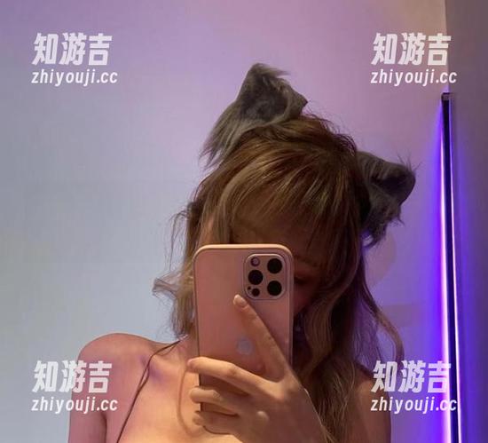 啾小妍Deer的甜心高清图集：连小狗都要流口水!