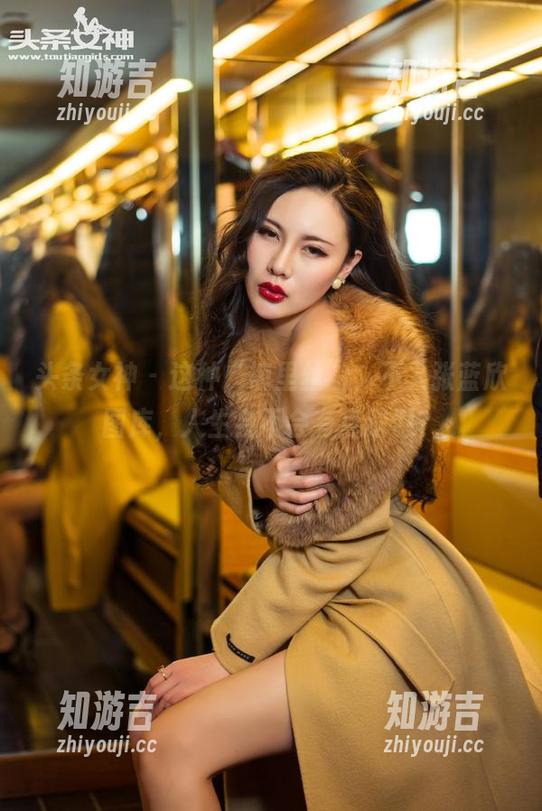 头条女神 - 这种“裤里丝”，不入张蓝欣图库，人生会不会有点遗憾？