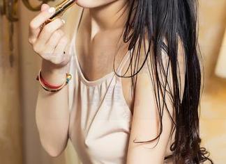 头条女神 – 更新时刻：蔡楠日常，又有新鲜事儿