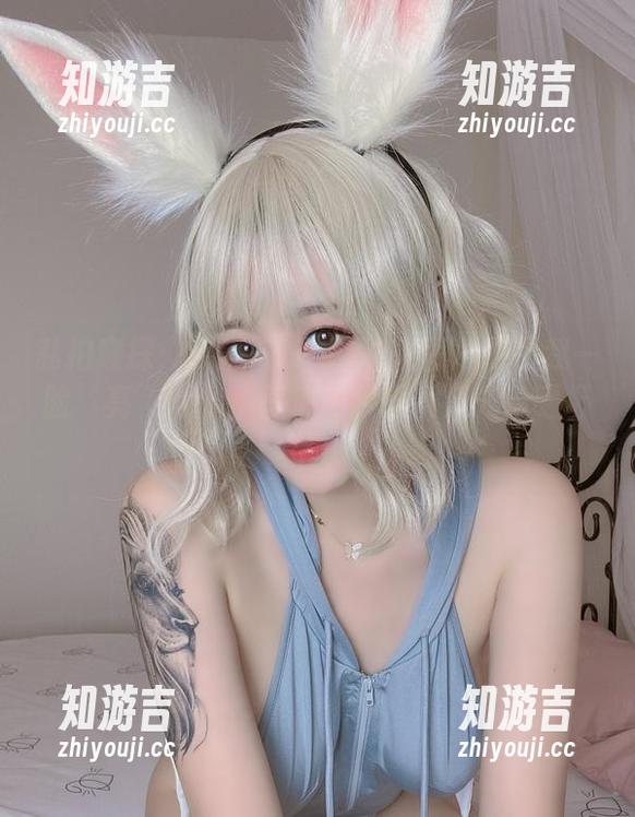 私拍窥探：奈汐酱Nice油亮图片惹得我一脸‘亮’得分，都快把我眼镜反光给晒坏了！