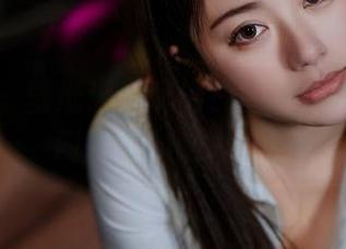微密圈 – 壁纸还是装饰？奶宝妹纸的粉红内衣让人陷入沉迷