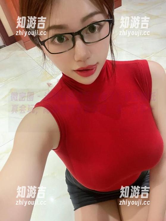 微密圈 - 这种红黑搭配我爱了！奶宝妹纸真会玩，高清细节不负众望，来，分享一下～