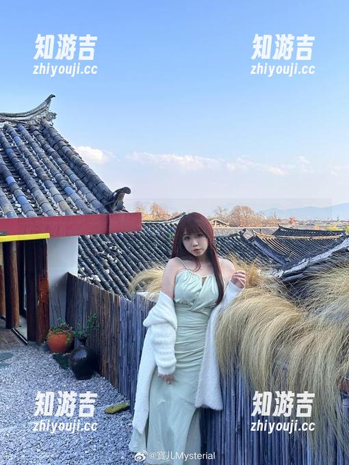 壁纸上的宝儿mysterial，美脚如风；一句话，不可思议的诱惑。