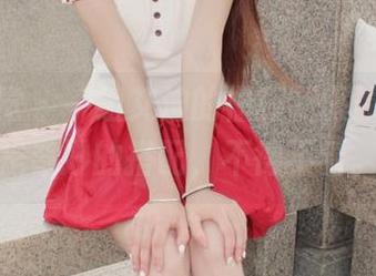 小众视觉 – 一组艾迪的福利制服原图，真是奇妙的搭配，不得不看。
