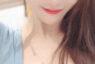微密圈 – 小玉吃果冻的浴室私房图包，滴水不漏的细节加上一点点奇幻的不确定。