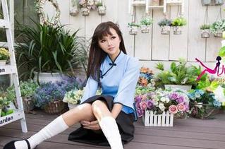 尤果网 – 美图又美到骨子里的尤娜娜，连体衣真让人想多了。