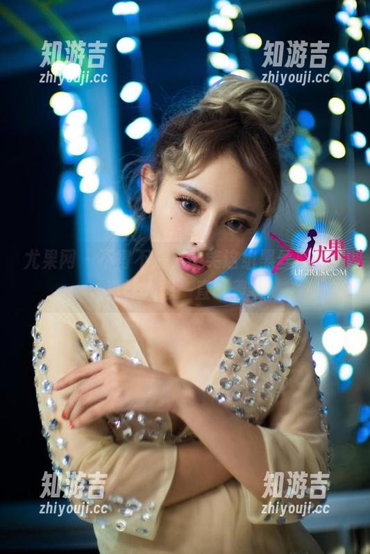 尤果网 - 不得不提，笑笑这组黑丝原图，真让人想一直盯着看