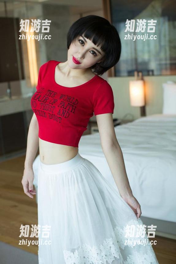 尤果网 - 想要看赵雪的校服写真？网盘里藏得太巧了！