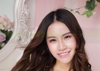 尤物馆 – 苍凉原图！艾小青的礼服集——一不小心就被电到了！
