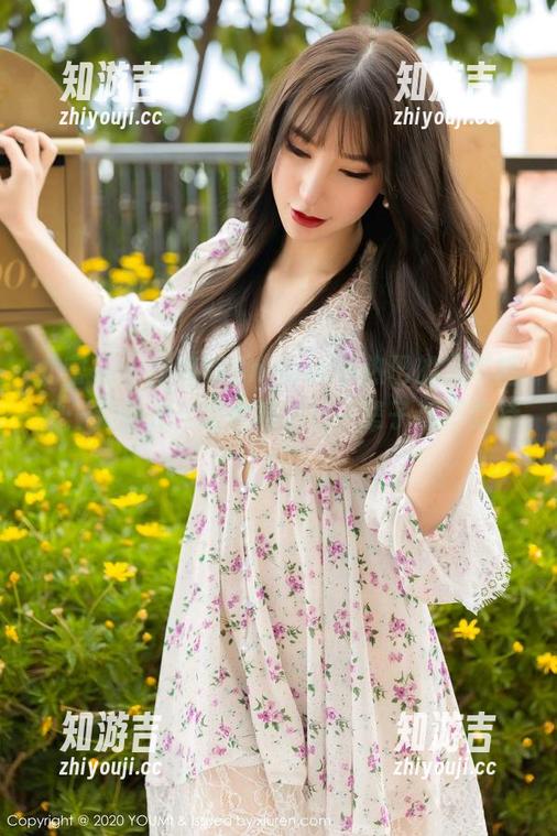 尤蜜荟 - 昨晚和Angela小热巴的吊带图集：无圣光，这种视角我一辈子都不支持！