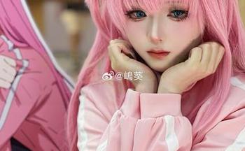 更新来了！嶋葵蓝色兔子写真，竟然透露了一丝沙雕的气息。