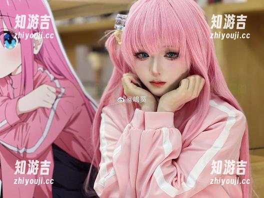 更新来了！嶋葵蓝色兔子写真，竟然透露了一丝沙雕的气息。