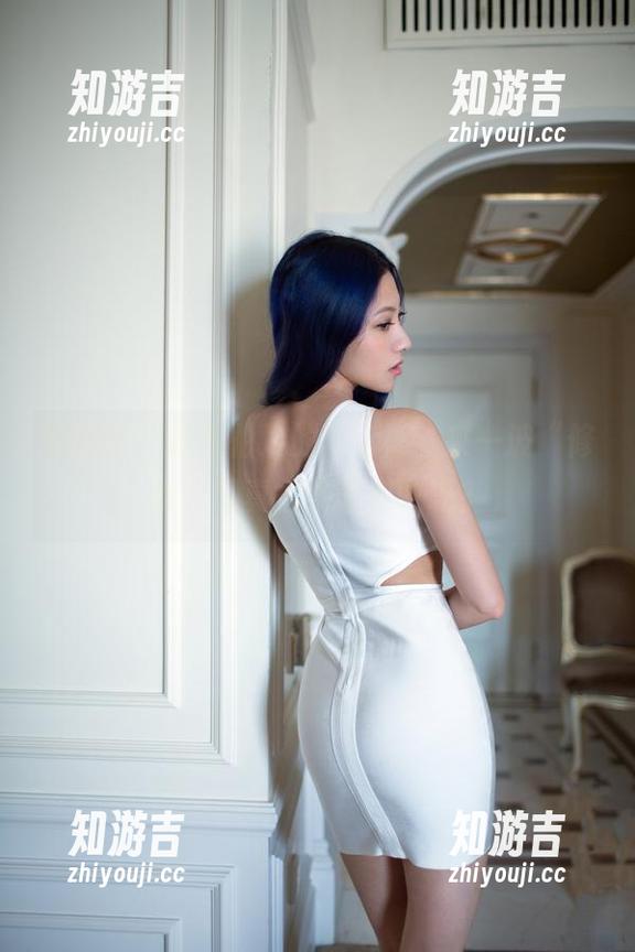 推女郎 - 从不怕冷的李七喜，来一波“修女”写真，下载你敢吗？