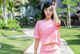 推女郎 – 下载高清，林清儿把普通职业装穿出了新高度，添一份职场灵动感！