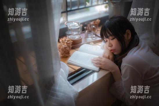 分享无颜小天使wy的短裙原图，啊这不禁让我意外想起那个夏天。
