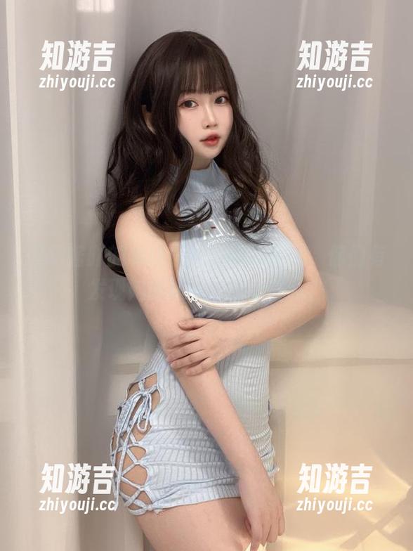 是依酱吖的棉袜照片，超级高清，你们有发现她的袜子好有个性吗？
