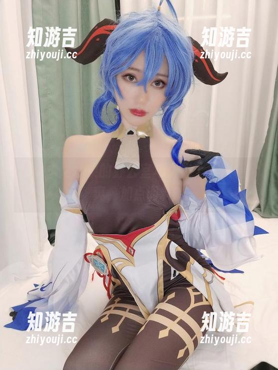 下载木之本果的办公室写真集，一次看个爽，加点调料？