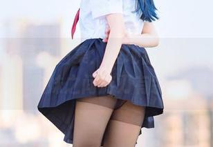 果咩酱w最新图集：战地甜心，在硬汉与软妹之间游刃有余；