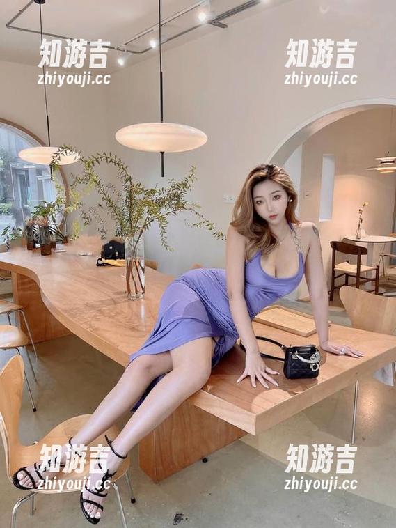 洁己u 微密圈 - 洁己u私拍念头:野湖影像中的自然流露