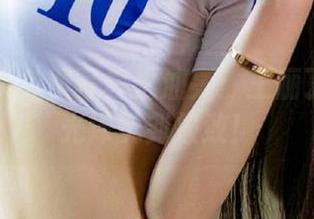 爱尤物 – 免费写真之油亮：王俪丁真敢把光泽玩到极致！
