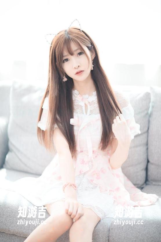 无需多言，王羽杉的美腿已经为这系列增添了无数美图资源的可能性。