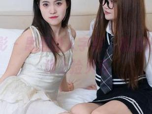 甜予摄影 – 思思的人字拖，私拍好像在沙滩上捡贝壳