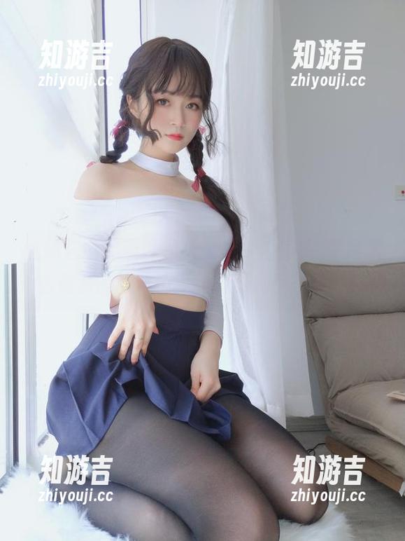 这图包中的黑丝邻家姐姐，白银81你是怎么做到的，明明无圣光却别有一番滋味
